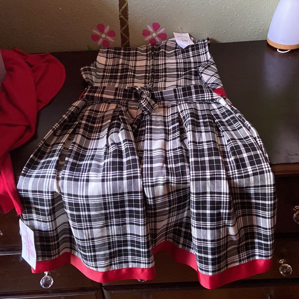 Dress - Picture 5 of 8